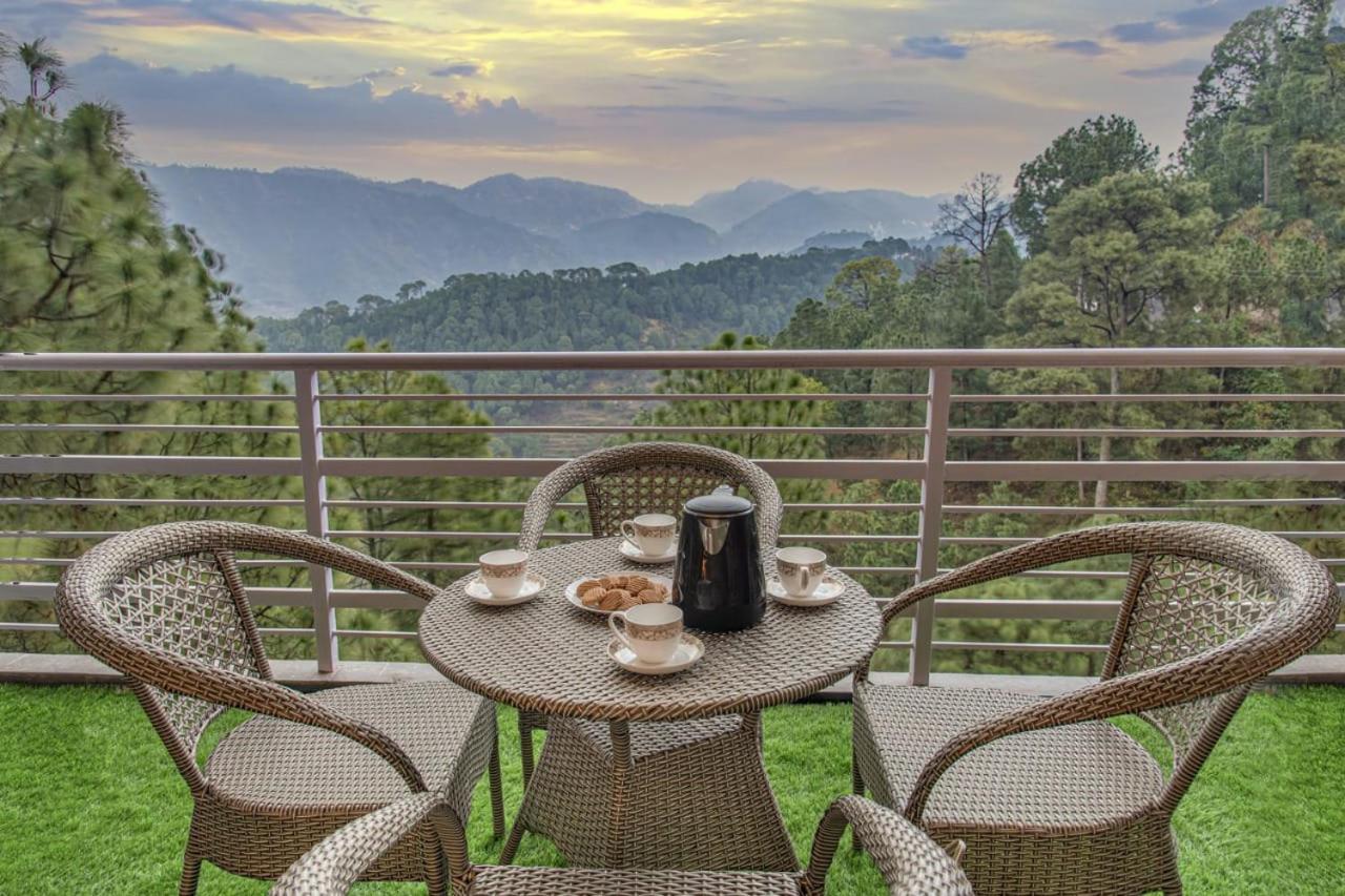 The Himalayan Mansion: Serviced Villa with Open-Air Lawn in Kasauli Exterior photo
