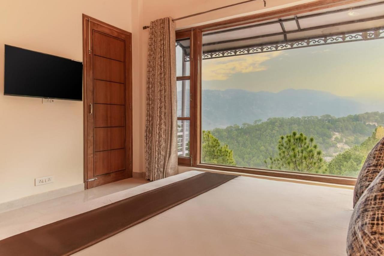 The Himalayan Mansion: Serviced Villa with Open-Air Lawn in Kasauli Exterior photo